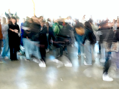 ragazzi partecipano al progetto a carte scoperte